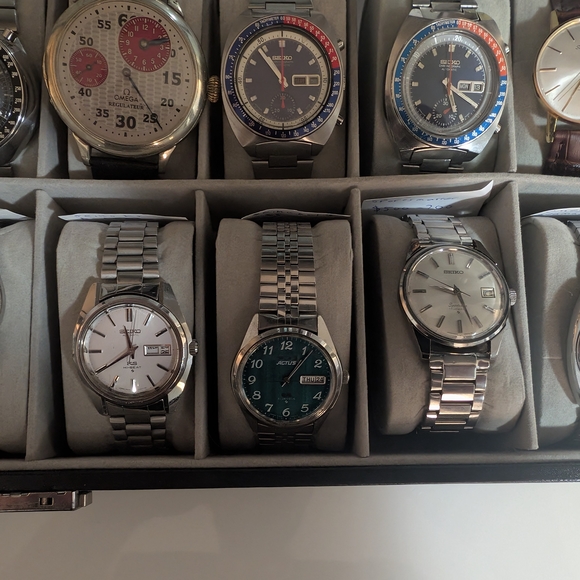 Stylish Assorted Luxury Watches Collection - Picture 6 of 6